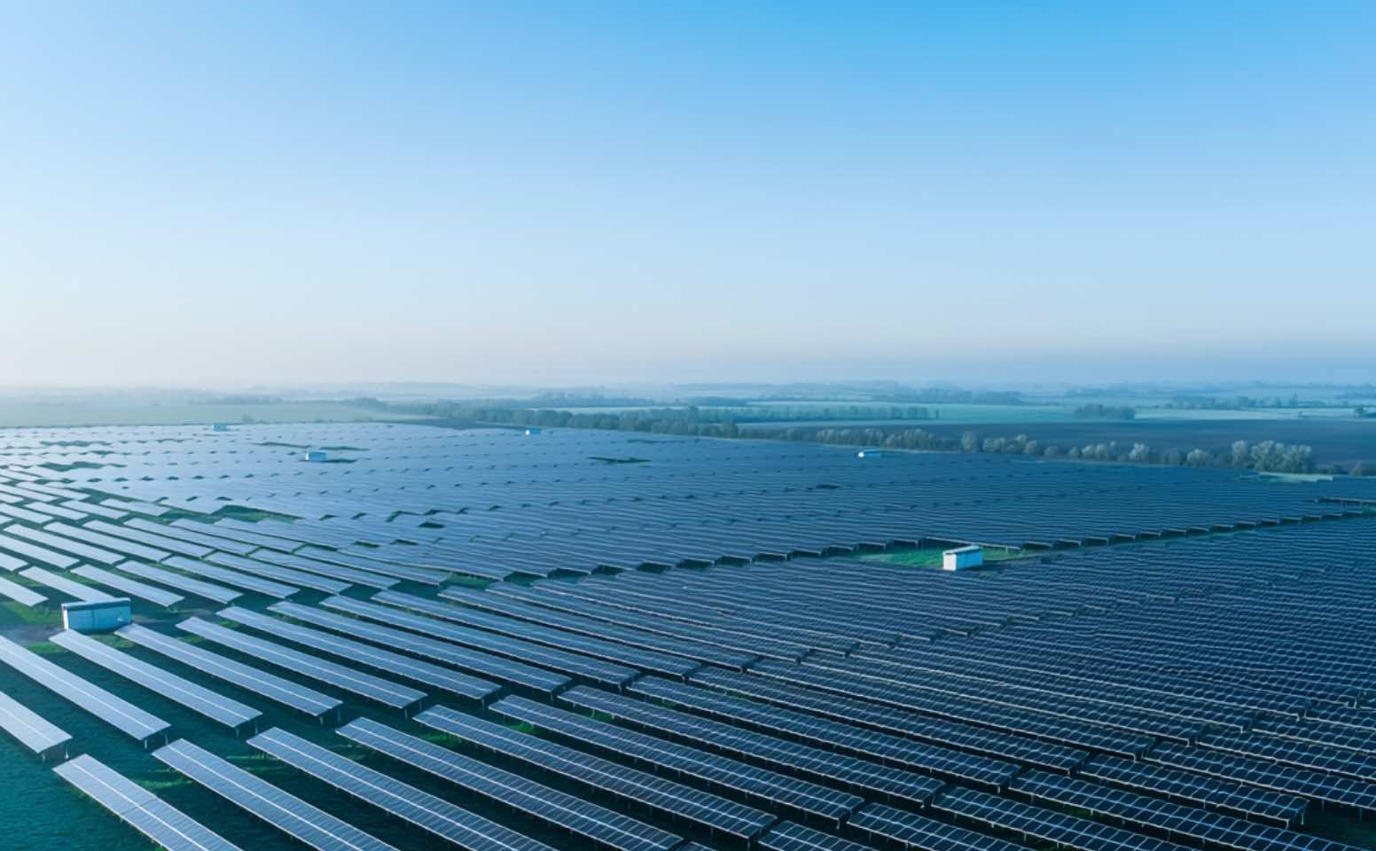 太陽光パネルの設計現場